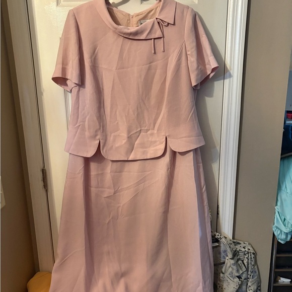 Elegant‎ Pink Women's Dress - Picture 1 of 2